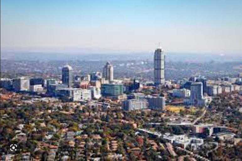 Goodbye Cape Town – ‘reverse semigration’ wave hits SA as wealthy buyers make a big move back to Joburg Goodbye Cape Town – ‘reverse semigration’ wave hits SA as wealthy buyers make a big move back to Joburg