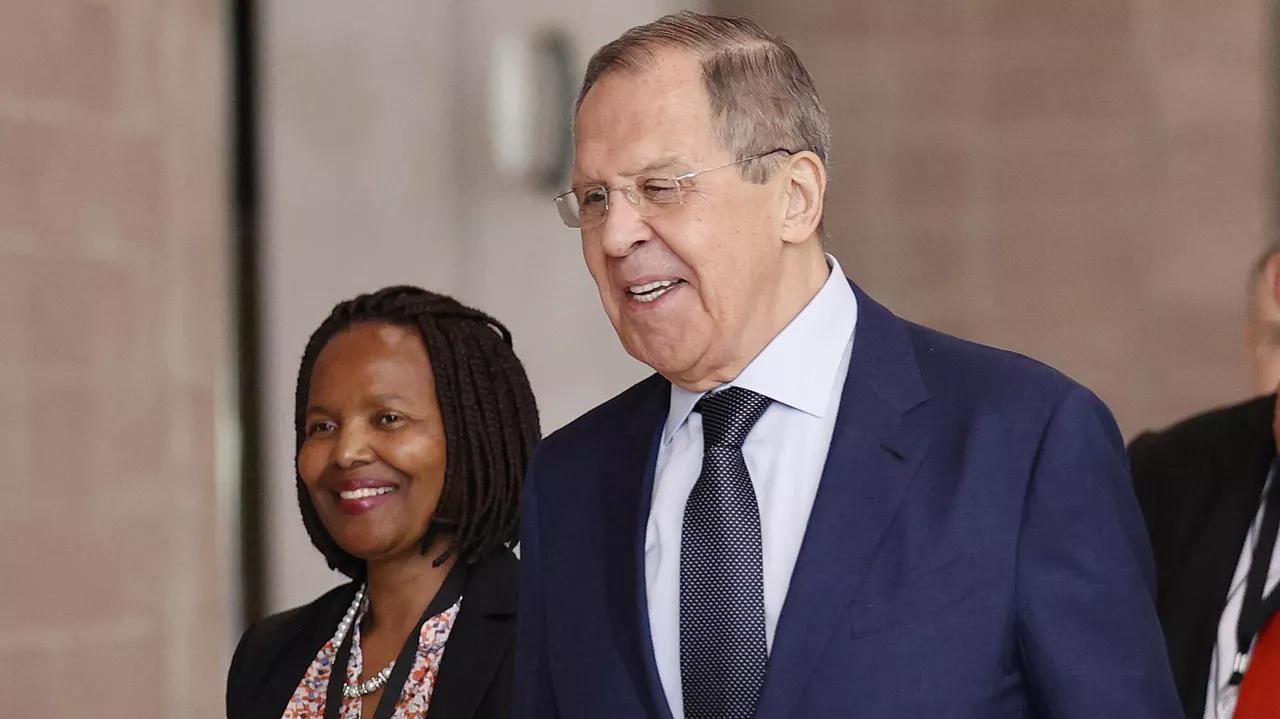 Lavrov Confirms Russia's Commitment to Food Export Obligations to African Countries