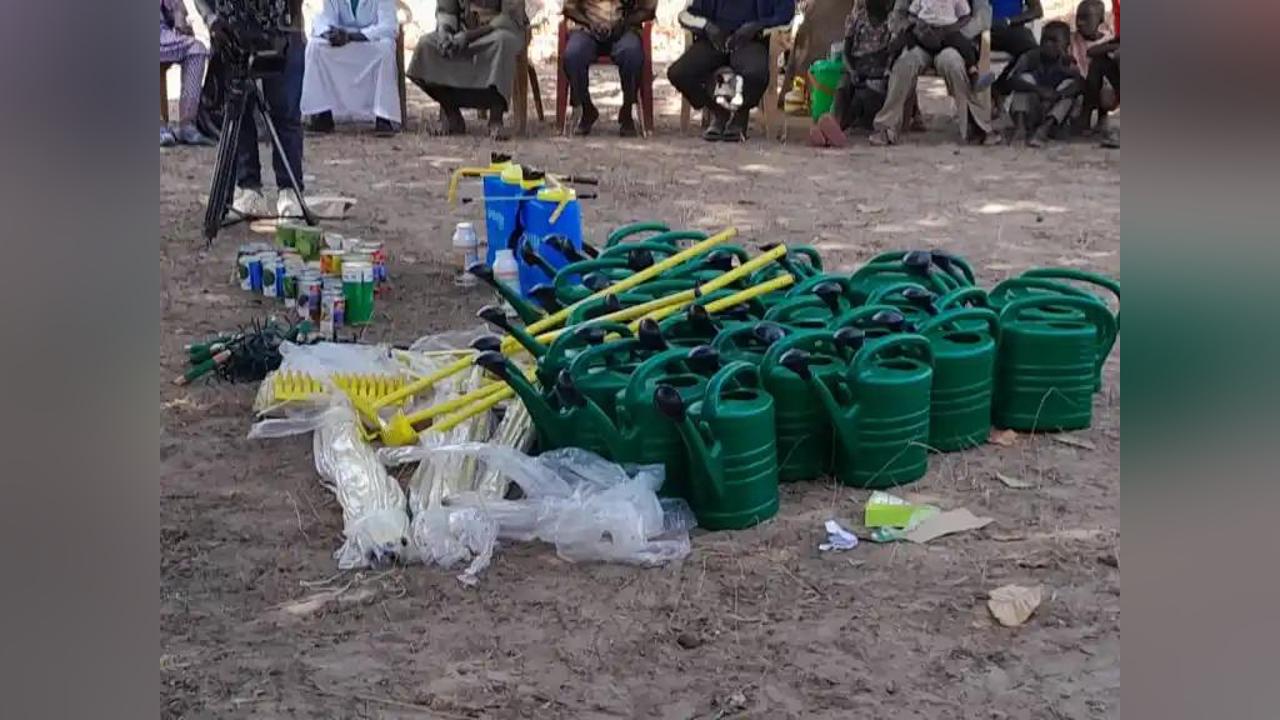 Gafna presents seeds to Bitta village Gafna presents seeds to Bitta village