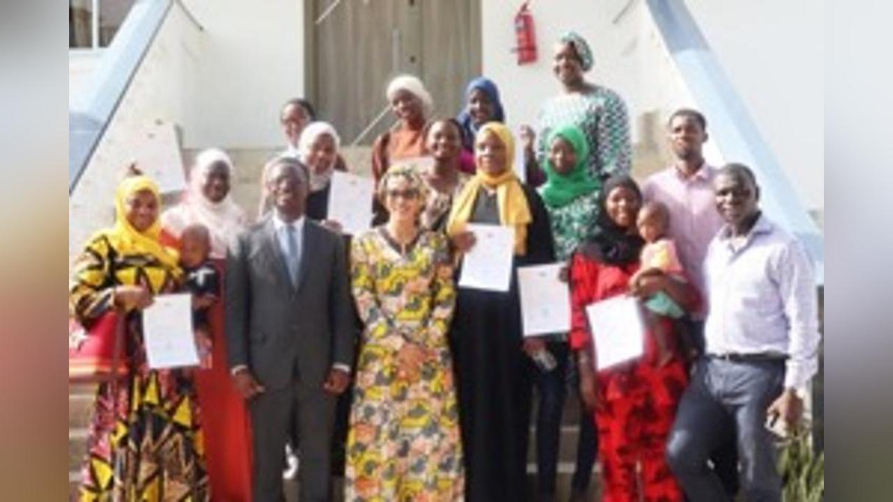 FaBB presents scholarships to 10 UTG students FaBB presents scholarships to 10 UTG students