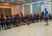 McKinstry meets his Scorpions for the first time McKinstry meets his Scorpions for the first time