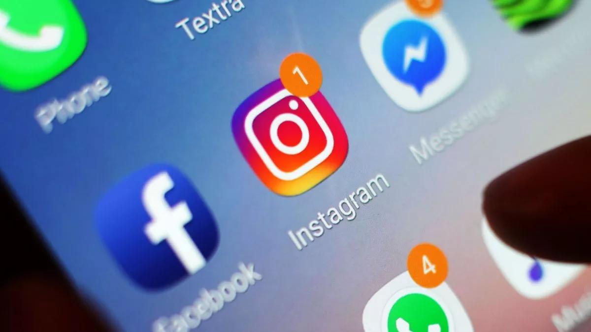The Double-Edged Sword of Social Media and Youth Mental Health The Double-Edged Sword of Social Media and Youth Mental Health