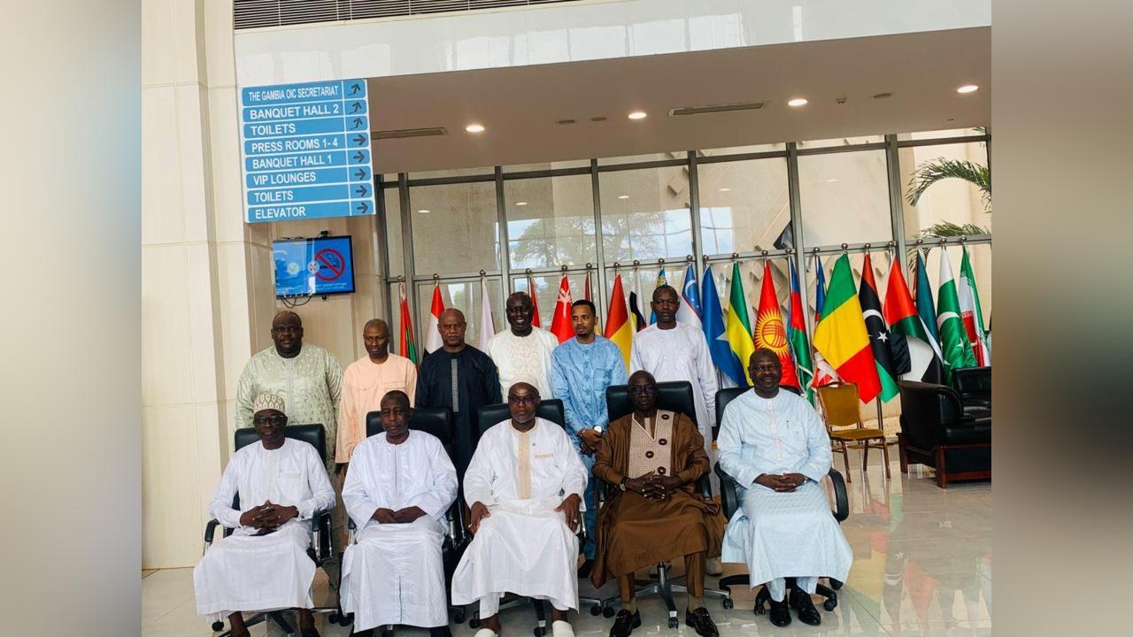 Gov’T Hands OIC Assets to New Management Board Gov’T Hands OIC Assets to New Management Board