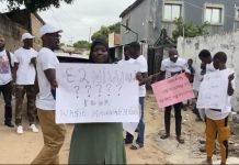 Protesters Demand Relocation of Bakoteh Dumpsite Protesters Demand Relocation of Bakoteh Dumpsite