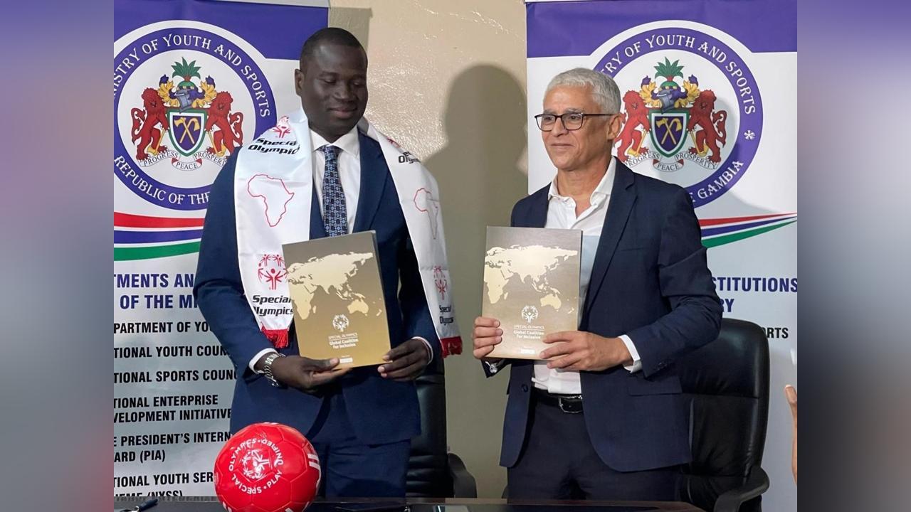 Moys Special Olympics Sign Agreement for Disabled Athletes