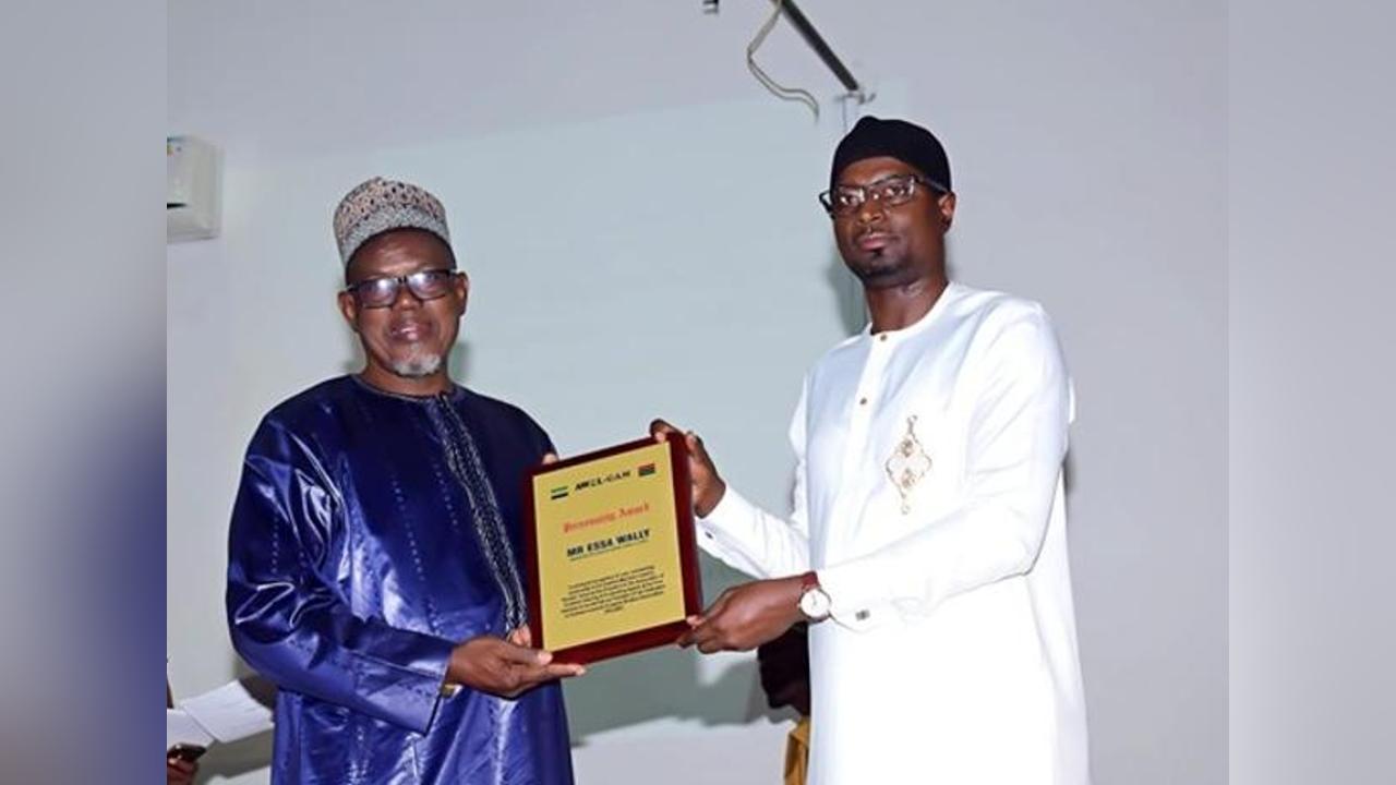 ACCFA President Receives most Outstanding Personality Award ACCFA President Receives most Outstanding Personality Award