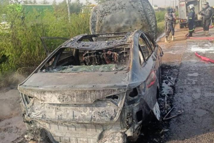 Hyundai Sonata burns to ashes on the Tema- Accra Motorway Hyundai Sonata burns to ashes on the Tema- Accra Motorway