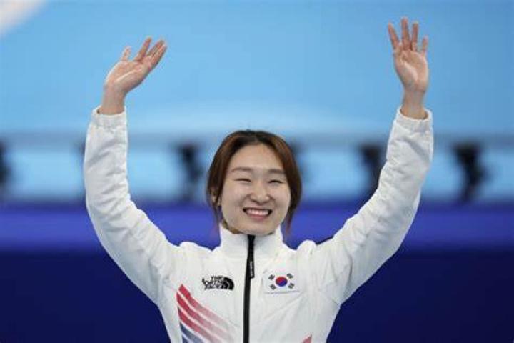 South Korea's Choi races to women's 1,500 metres short track gold