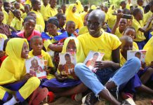 Ajuma Foundation, Chipper Cash Donating Books To Schools Ajuma Foundation, Chipper Cash Donating Books To Schools