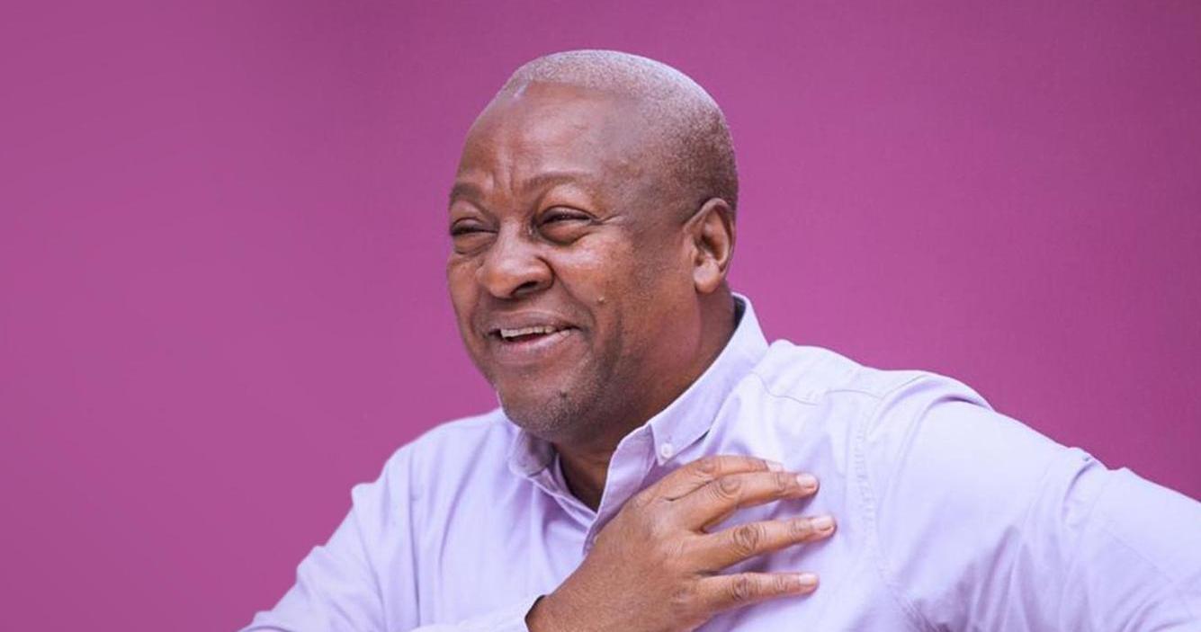 John Mahama Clothed Delegates of Mpohor in Ignorance Apparel John Mahama Clothed Delegates of Mpohor in Ignorance Apparel