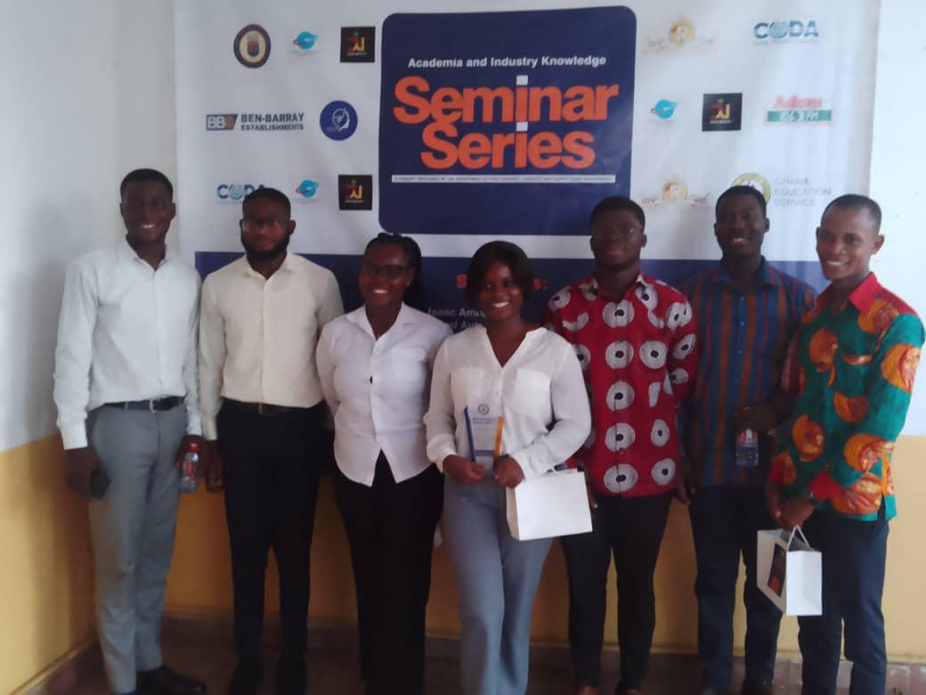 Panellists urges industry players to accept students on internship Panellists urges industry players to accept students on internship