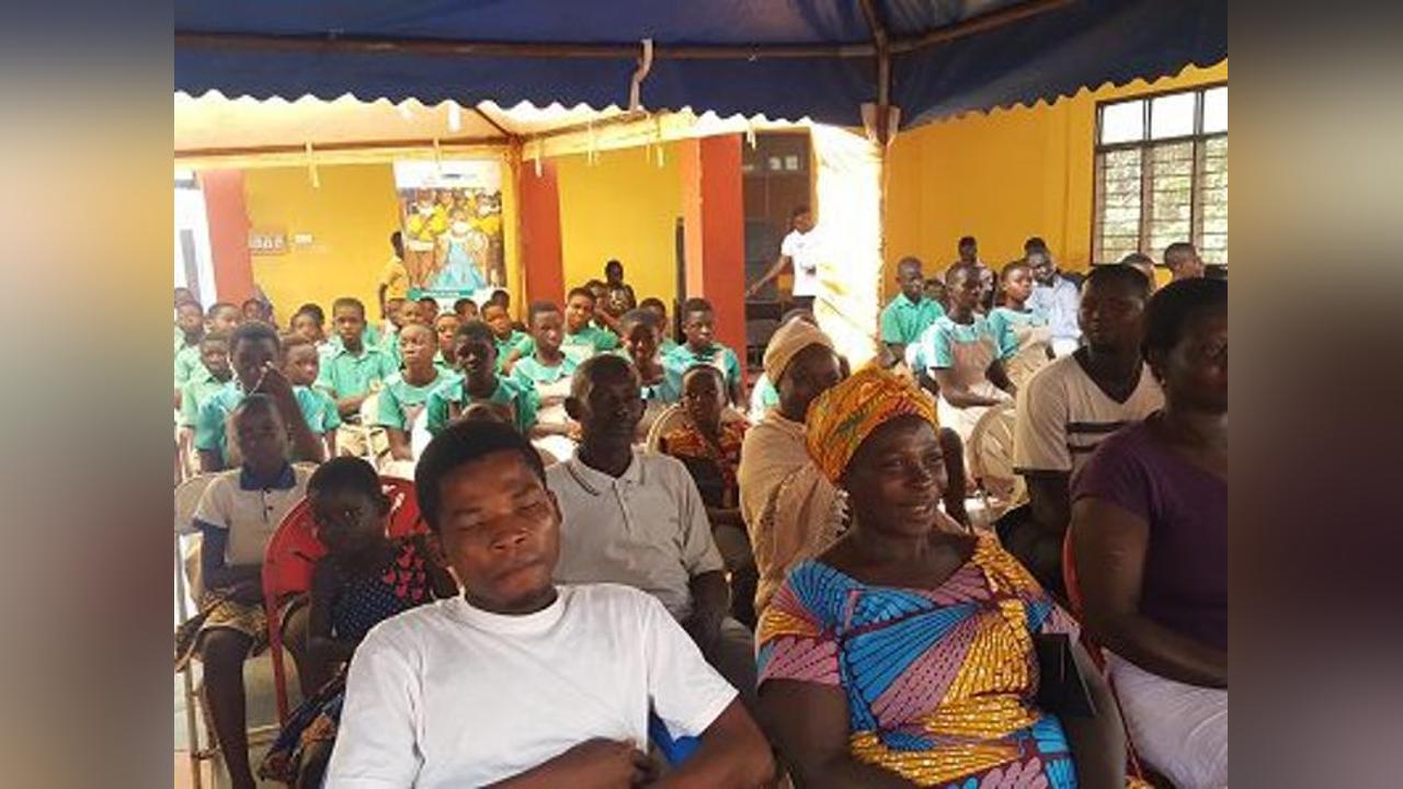 Gold Fields Foundation distributes mosquito repellent to fight malaria Gold Fields Foundation distributes mosquito repellent to fight malaria