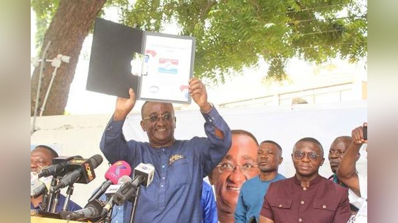 I’ll reduce Ghana’s ballooning debt with proceeds from agric …Dr Owusu Afriyie Akoto assures as he picks nomination form I’ll reduce Ghana’s ballooning debt with proceeds from agric …Dr Owusu Afriyie Akoto assures as he picks nomination form