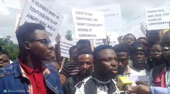 We shall boycott the 2024 election – Angry Amansie South youth cry over unemployment We shall boycott the 2024 election – Angry Amansie South youth cry over unemployment