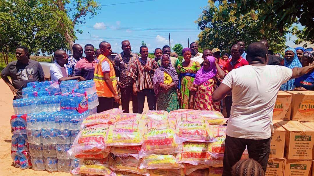 Bawumia donates relief items to Buipe flood victims Bawumia donates relief items to Buipe flood victims