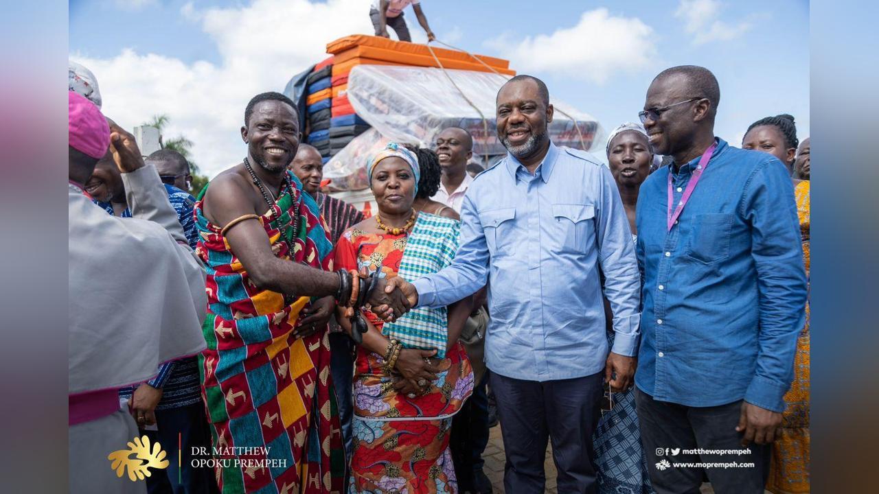 Energy Minister Leads VRA, NADMO to Visit Communities Affected by Akosombo Dam Spillage Energy Minister Leads VRA, NADMO to Visit Communities Affected by Akosombo Dam Spillage