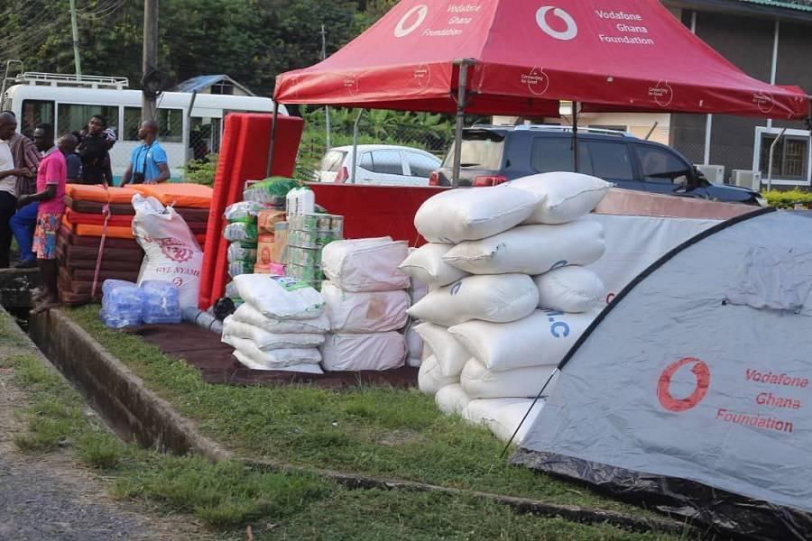 Vodafone Ghana Foundation supports Akosombo Dam spillage victims Vodafone Ghana Foundation supports Akosombo Dam spillage victims