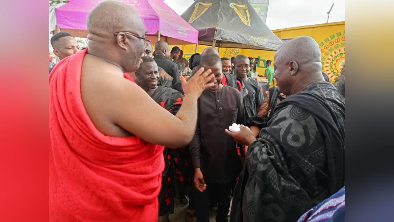Joe Ghartey mobbed in Kumasi at funeral of Mrs Theresa Kufuor Joe Ghartey mobbed in Kumasi at funeral of Mrs Theresa Kufuor