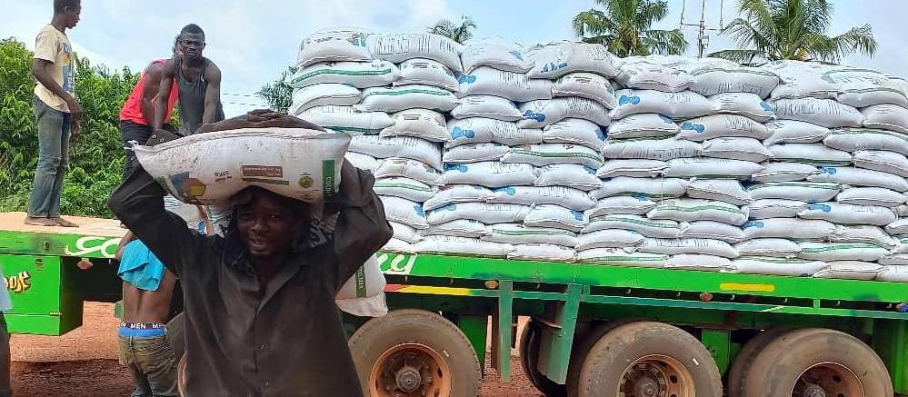Green Organic Fertilizers producers donate 320 bags to aid Farmers’ Day celebration Green Organic Fertilizers producers donate 320 bags to aid Farmers’ Day celebration