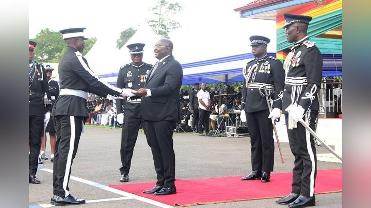 At graduation of 344 police cadet officers: Use laid-down rules to address grievances – Veep At graduation of 344 police cadet officers: Use laid-down rules to address grievances – Veep