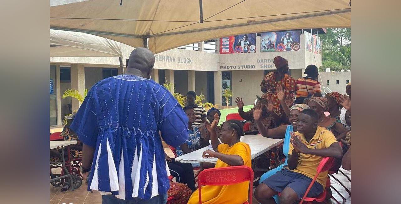 Kumawu MP fetes over 1,500 at Christmas Day Party with aged, widows, orphans & PLWD Kumawu MP fetes over 1,500 at Christmas Day Party with aged, widows, orphans & PLWD