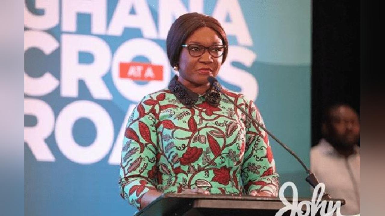 You spent almost 8yrs bathing in the sky instead of focusing on dev’t – Joyce Bawah takes on Akufo-Addo You spent almost 8yrs bathing in the sky instead of focusing on dev’t – Joyce Bawah takes on Akufo-Addo