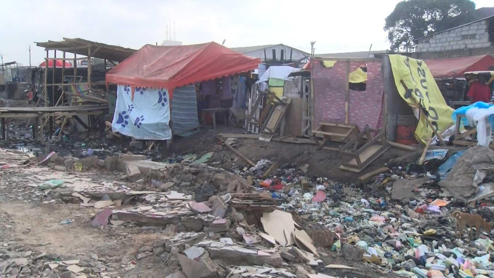 Aftermath of Fire Outbreak: Settlers at ECOMOG in Accra Begin Rebuilding Despite GAR Minister’S Warning Aftermath of Fire Outbreak: Settlers at ECOMOG in Accra Begin Rebuilding Despite GAR Minister’S Warning