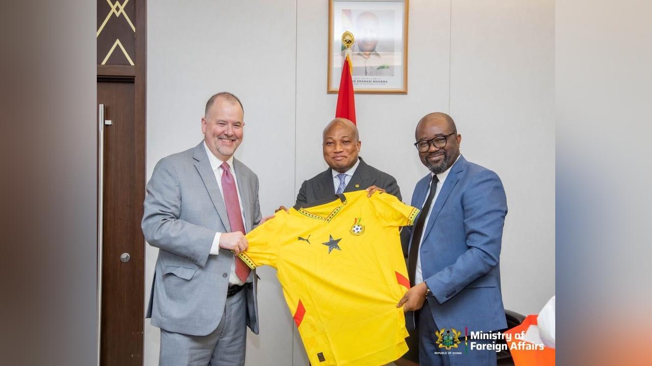 Foreign Affairs Minister Discusses Visa Arrangements Foreign Affairs Minister Discusses Visa Arrangements