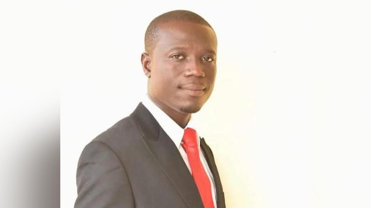 Assembly Member Demands Citizen Involvement in Fee-Fixing Process Assembly Member Demands Citizen Involvement in Fee-Fixing Process