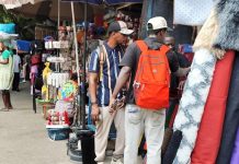 Traders Worry about Low Salary Levels of Government Workers Traders Worry about Low Salary Levels of Government Workers