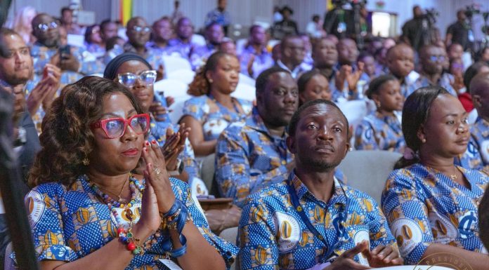 Mahama Lauds Central Bank Governor for Currency’S Stability Mahama Lauds Central Bank Governor for Currency’S Stability