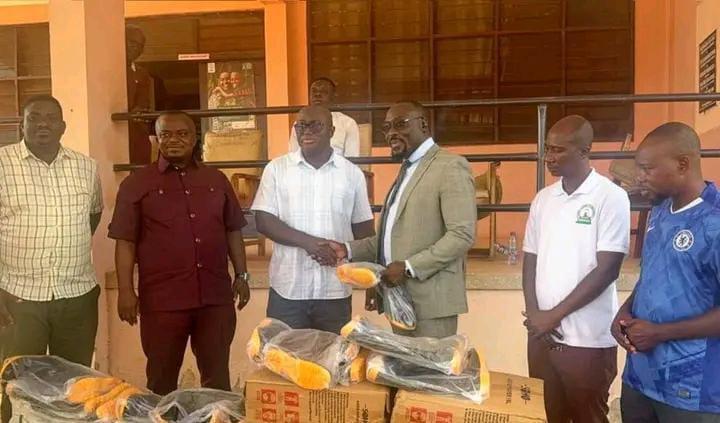 Kumawu MP Donates to Support Farmers Day Celebration Kumawu MP Donates to Support Farmers Day Celebration