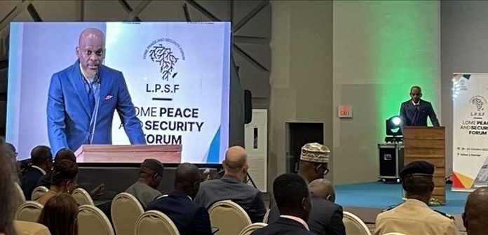 Paix et Sécurité en Afrique: Quatre Axes D’Action Paix et Sécurité en Afrique: Quatre Axes D’Action