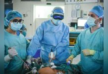 Un Casque Immersif Guide le Chirurgien Un Casque Immersif Guide le Chirurgien