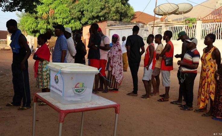 Guinée-Bissau Adopte une Nouvelle Constitution Guinée-Bissau Adopte une Nouvelle Constitution