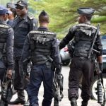 cinq morts dans l’assaut du siège d’un parti d’opposition, dont quatre militants. cinq morts dans l'assaut du siège d'un parti d'opposition, dont quatre militants.