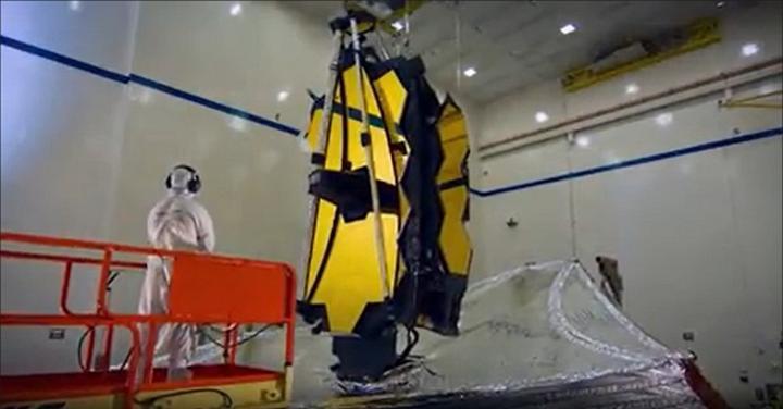 Le télescope James-Webb a détecté de la vapeur d’eau en observant le passage de cette planète devant son étoile ! Le télescope James-Webb a détecté de la vapeur d’eau en observant le passage de cette planète devant son étoile !