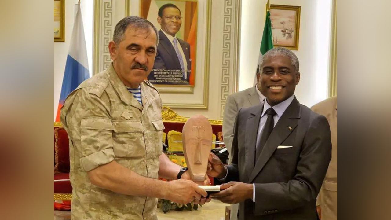 La Guinée équatoriale renforce sa coopération militaire avec la Russie : signature d'un accord de formation militaire La Guinée équatoriale renforce sa coopération militaire avec la Russie : signature d'un accord de formation militaire