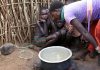 Pourquoi la Crise Alimentaire Revient au Karamoja? Pourquoi la Crise Alimentaire Revient au Karamoja?