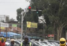 Lights that ‘talk to each other’ bring order on chaotic road