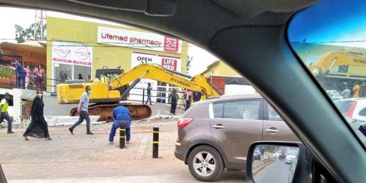 Standoff as Auctioneer Seeks to Demolish Kilimani Mall Standoff as Auctioneer Seeks to Demolish Kilimani Mall