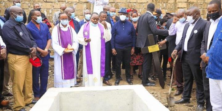 Kiambu Priest Chases Away Protestant Bishop From Pulpit Kiambu Priest Chases Away Protestant Bishop From Pulpit