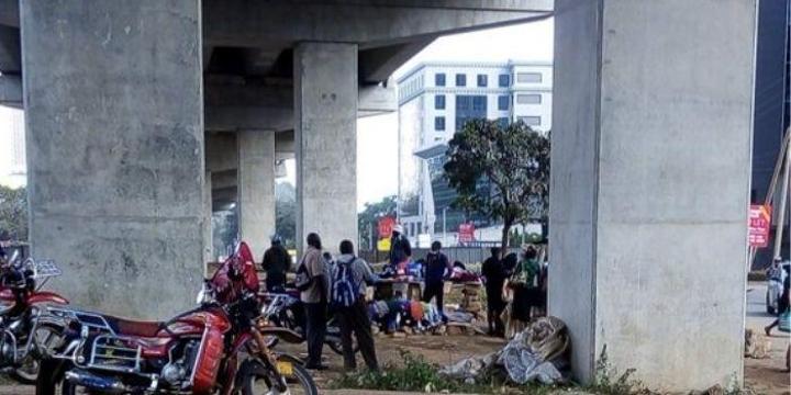 How Space Under the Expressway is Turning to a Street Market How Space Under the Expressway is Turning to a Street Market