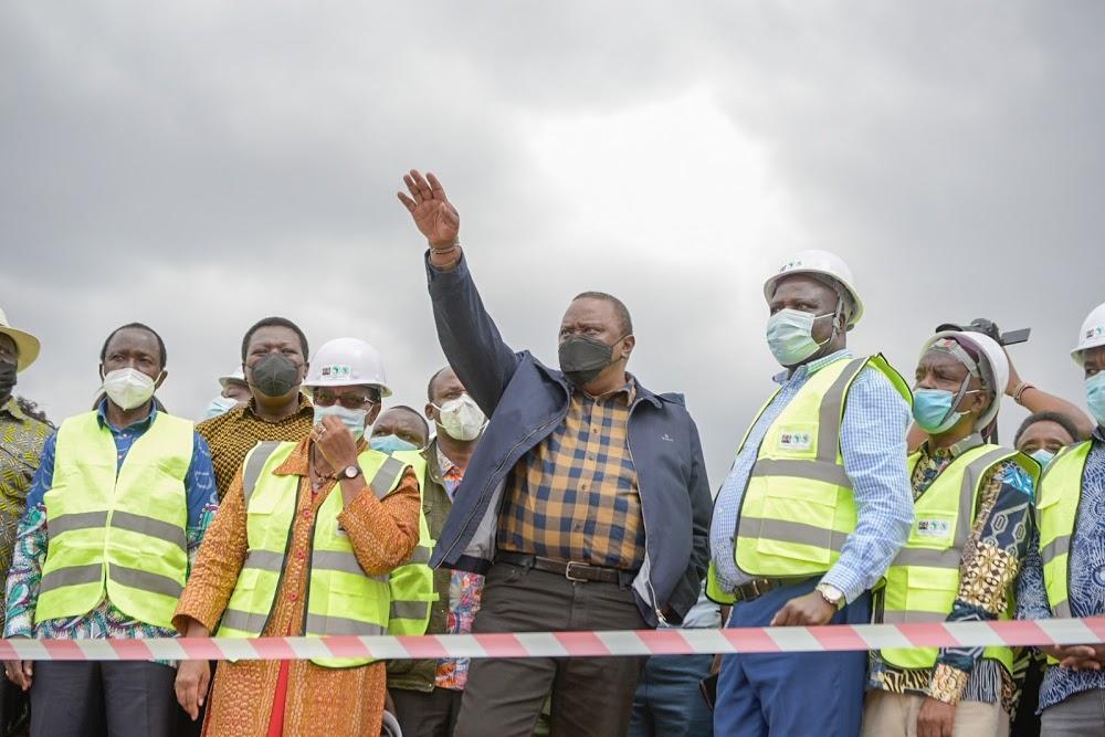 Uhuru chides Ruto over handouts to Kenyans Uhuru chides Ruto over handouts to Kenyans