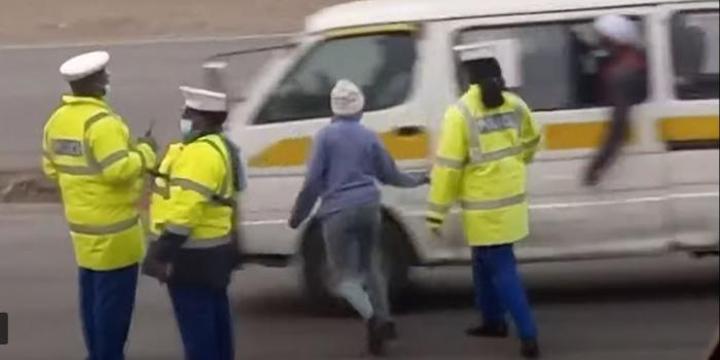 Police Officers in Viral Bribery Video to be Punished Police Officers in Viral Bribery Video to be Punished