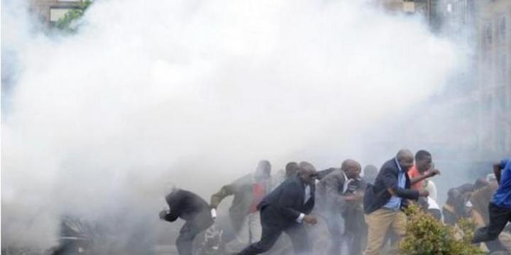 Nairobi Residents Battle Police Over Night Demolitions Nairobi Residents Battle Police Over Night Demolitions