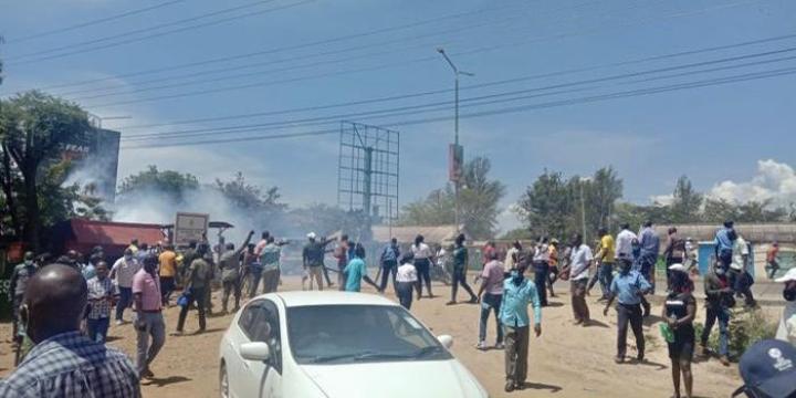 DP Ruto Cuts Short Kisumu Rally After Chaos Erupt DP Ruto Cuts Short Kisumu Rally After Chaos Erupt