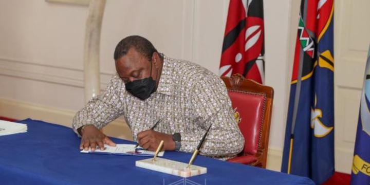 Uhuru Signs Law Denying Mpango wa Kandos Inheritance Uhuru Signs Law Denying Mpango wa Kandos Inheritance