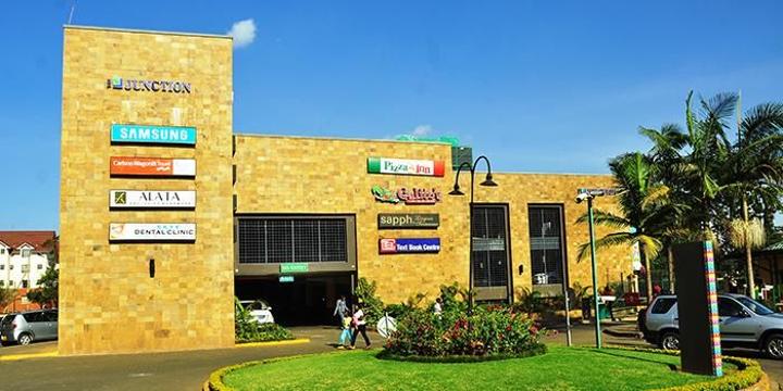 Junction Mall Turns Away Unvaccinated Customers Junction Mall Turns Away Unvaccinated Customers