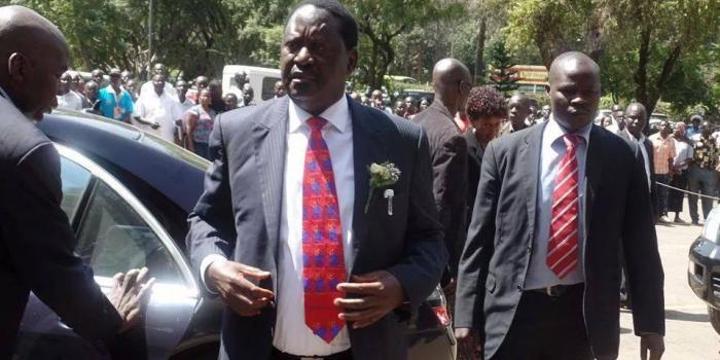 Raila's Bodyguard Roughed Up By Military Officers Raila's Bodyguard Roughed Up By Military Officers